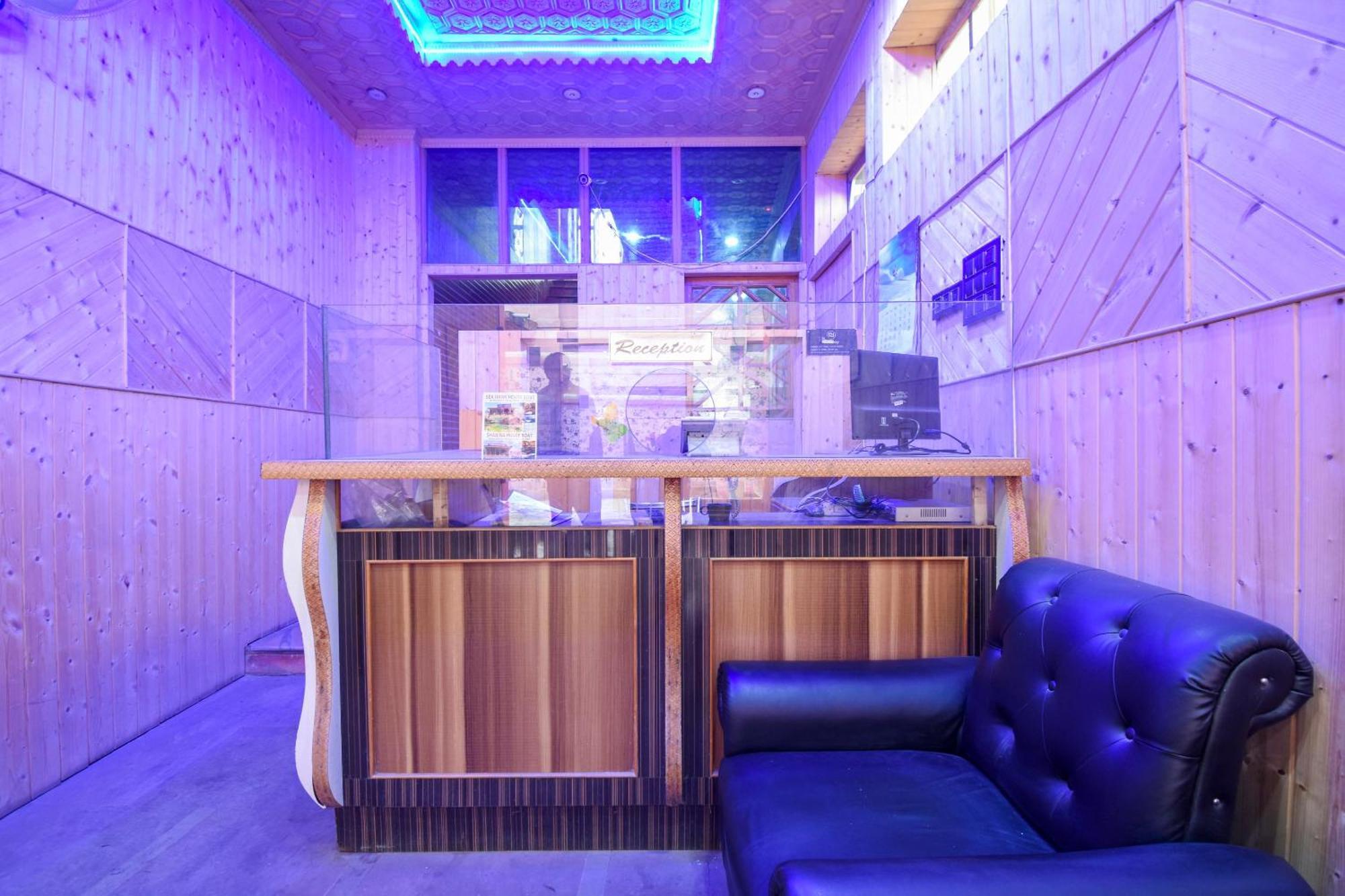 Oyo Hotel New Divine Kashmir Durgjan Luaran gambar
