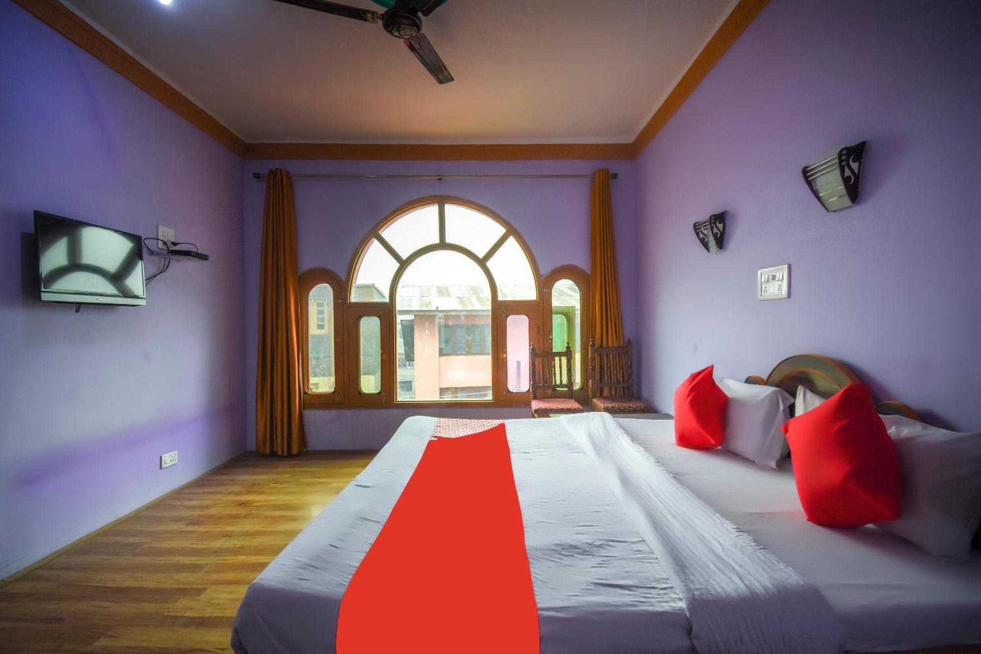 Oyo Hotel New Divine Kashmir Durgjan Luaran gambar