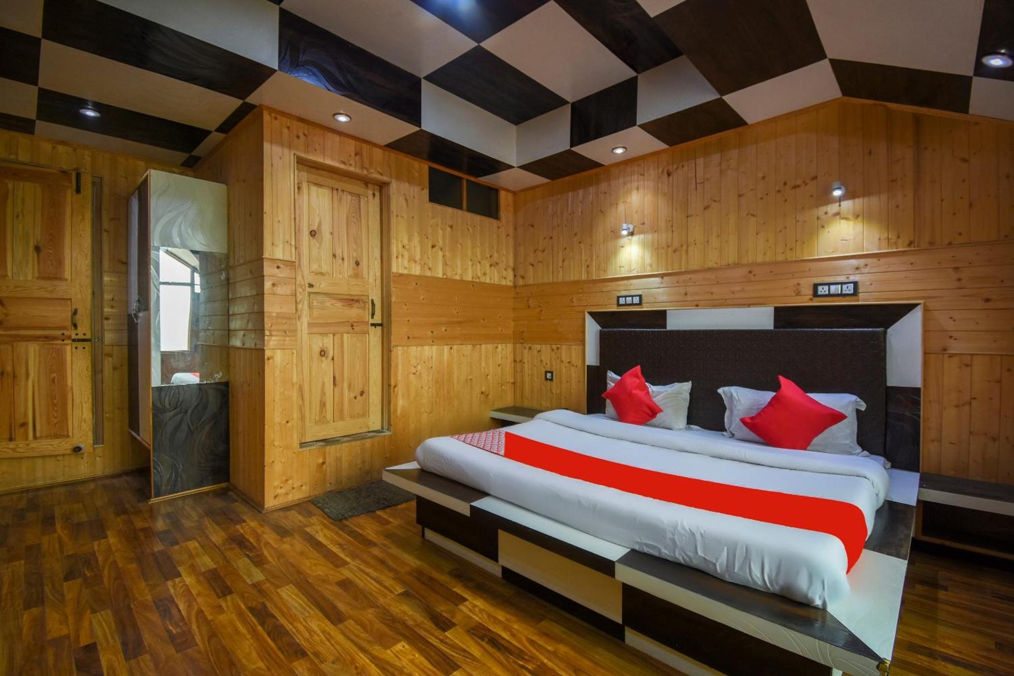 Oyo Hotel New Divine Kashmir Durgjan Luaran gambar