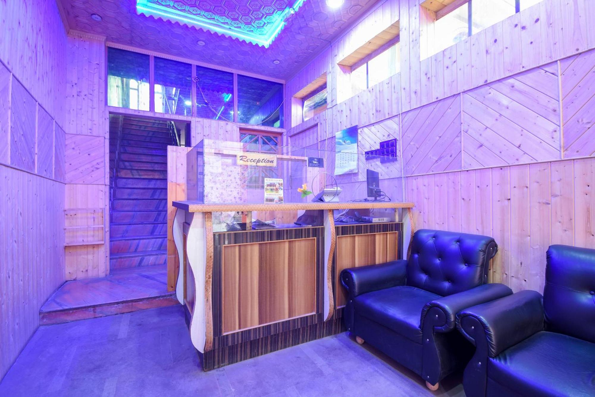 Oyo Hotel New Divine Kashmir Durgjan Luaran gambar